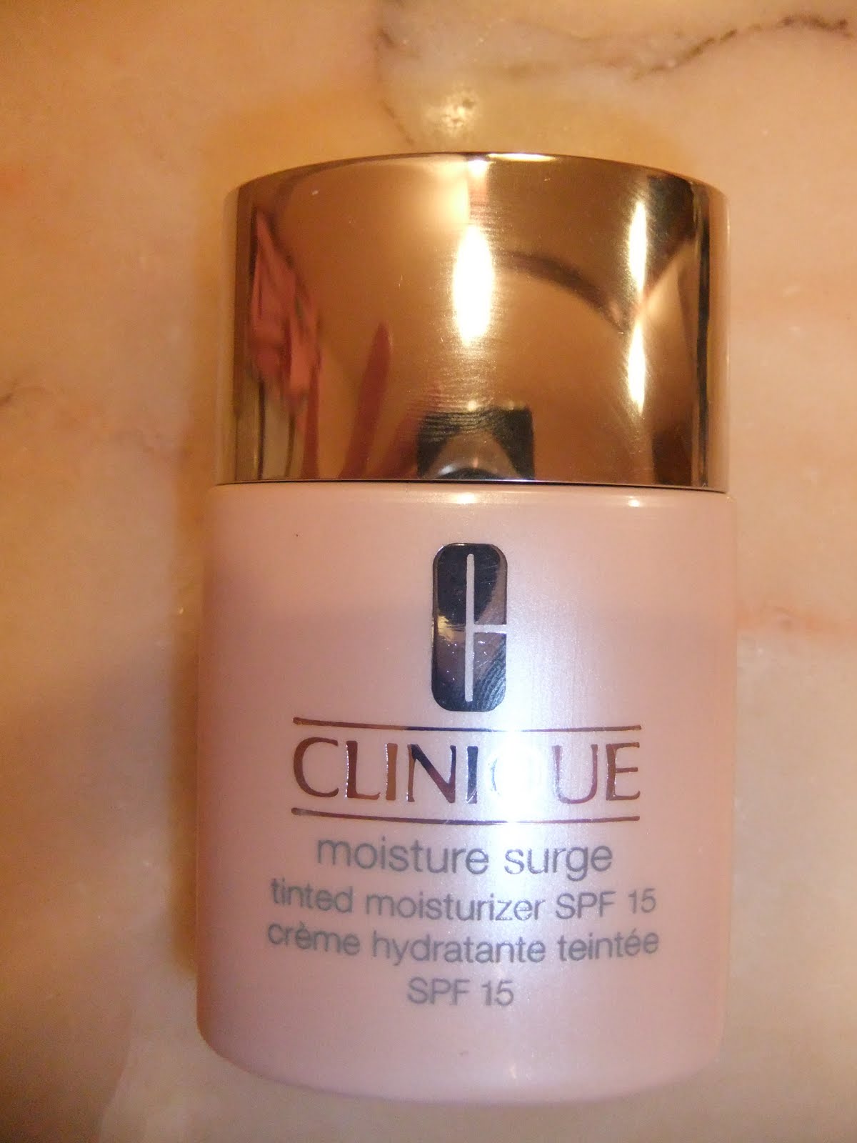 clinique moisture surge tinted moisturiser