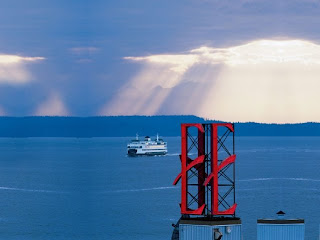 Large 'E' sign atop Seattle's Edgewater Hotel