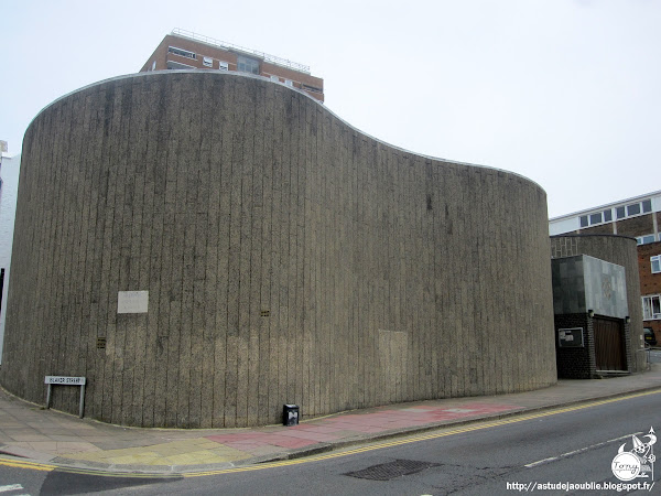 Brighton - UK - National Spiritualist Church  Architectes: Overton & Partners  Construction: 1964