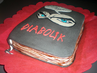 torta decorata con il fumetto Diabolik