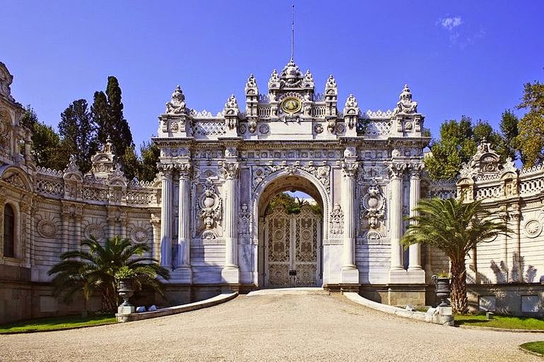 Dolmabahce Palace - Istanbul / Turkey Dolmabahce Palace - Istanbul / Turkey