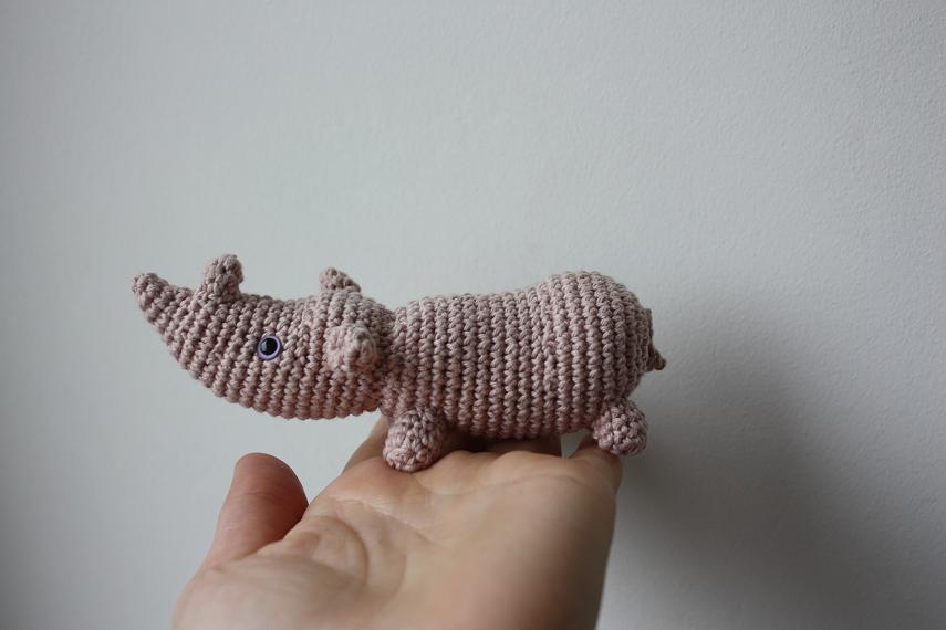 HAPPYAMIGURUMI: Amigurumi Rhino and little Bunny