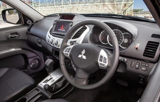 2015 Mitsubishi Triton interior 2015 Mitsubishi Triton interior
