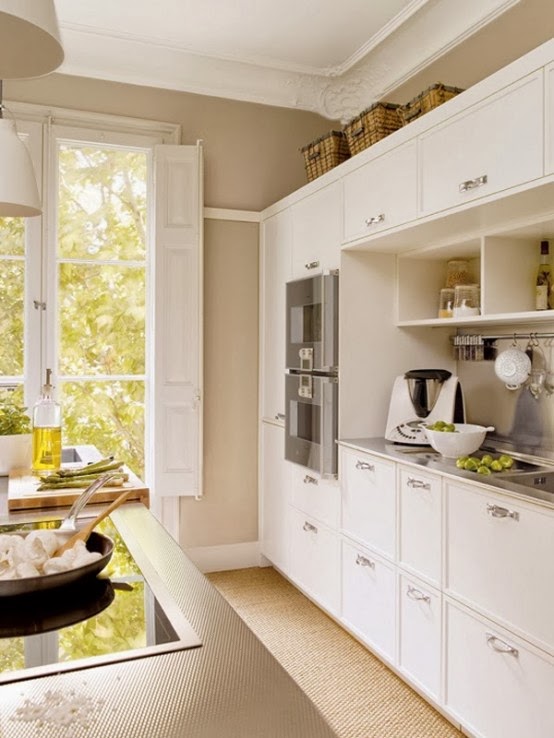 the wicker furniture and high stools and also the floors bring coziness and comfort to the interior - Neutral Interior Designs the wicker furniture and high stools and also the floors bring coziness and comfort to the interior - Neutral Interior Designs