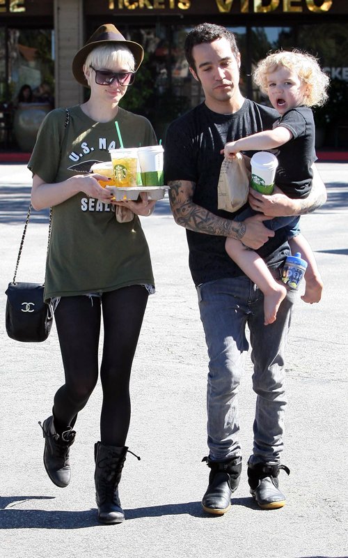 Spotted: Ashlee Simpson, Pete Wentz And Baby Bronx…TOGETHER!