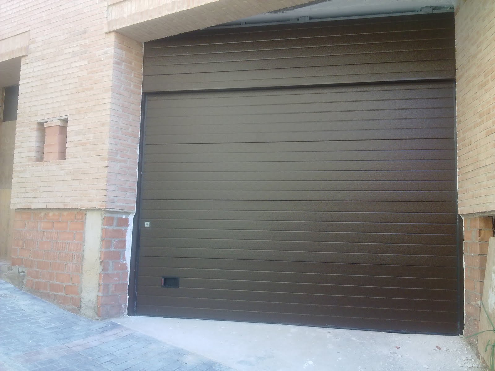 METALICAS ANUGAR S.C.: Puertas De Garaje