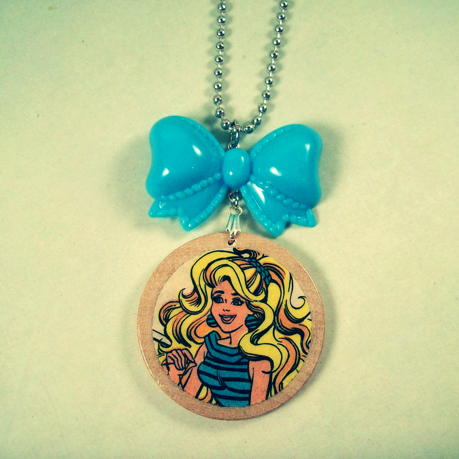 nail arts fashion: Barbie Necklaces!
