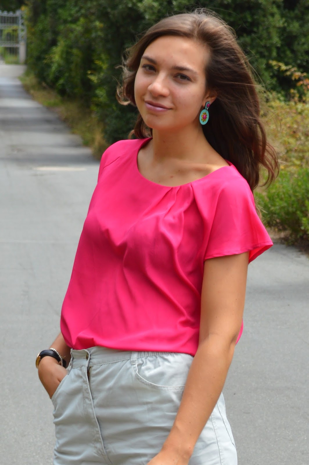 How to wear a fucsia top to style your better summer outfit! | The fashion peony blog How to wear a fucsia top to style your better summer outfit! | The fashion peony blog