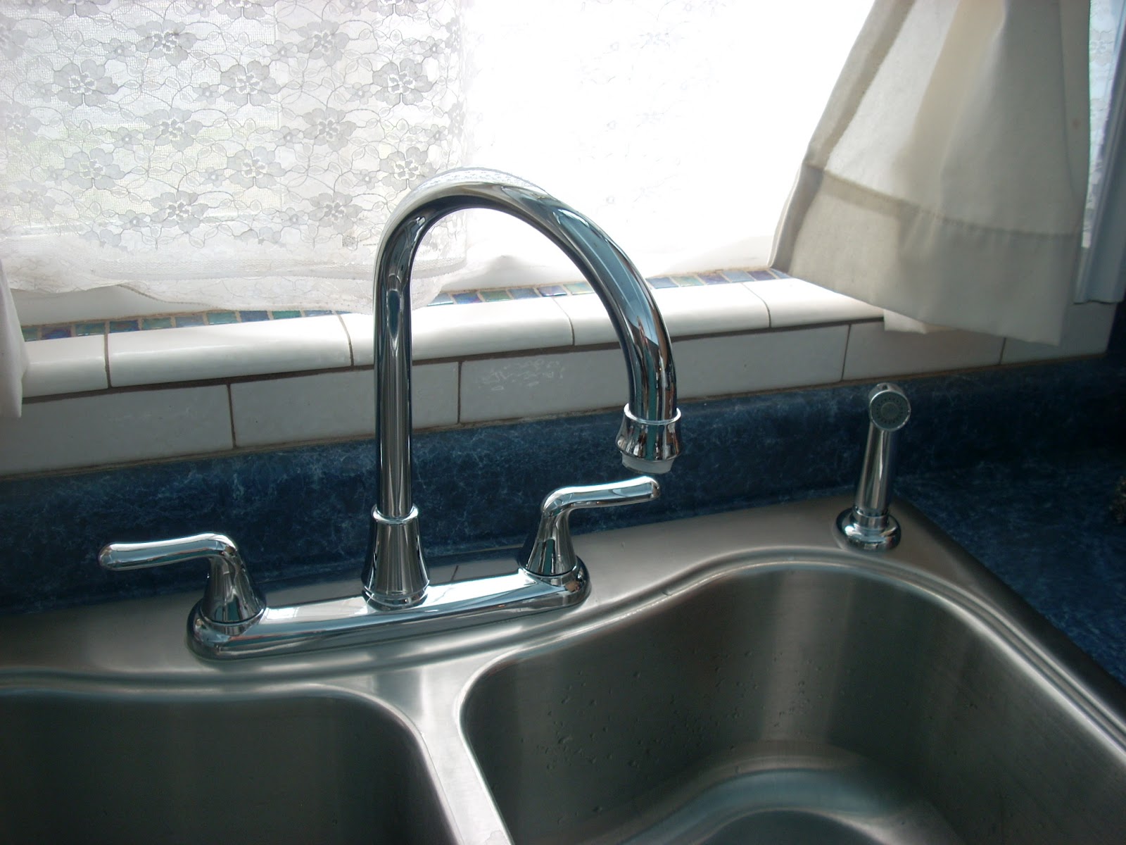 diy kitchen sink faucet replacement