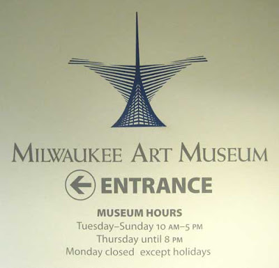Milwaukee Art Museum logo and enter sign