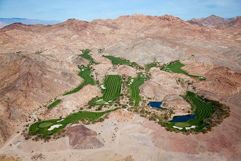 Aerial Photography | Alex MacLean Golf oasis in the desert, Las Vegas, Nevada.
