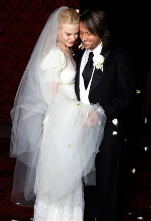 Tom Cruise And Katie Holmes tom cruise and katie holmes wedding pictures. Tom Cruise And Katie Holmes