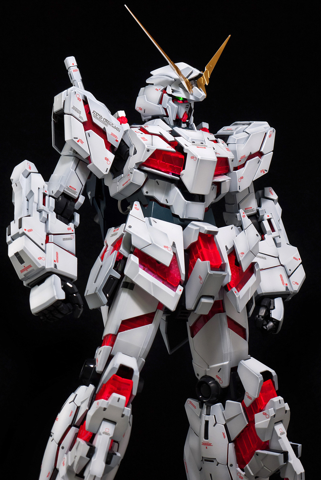 GUNDAM GUY: PG 1/60 Unicorn Gundam - Painted Build