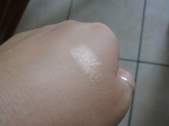 Mac - All that glitters - foto con luce naturale