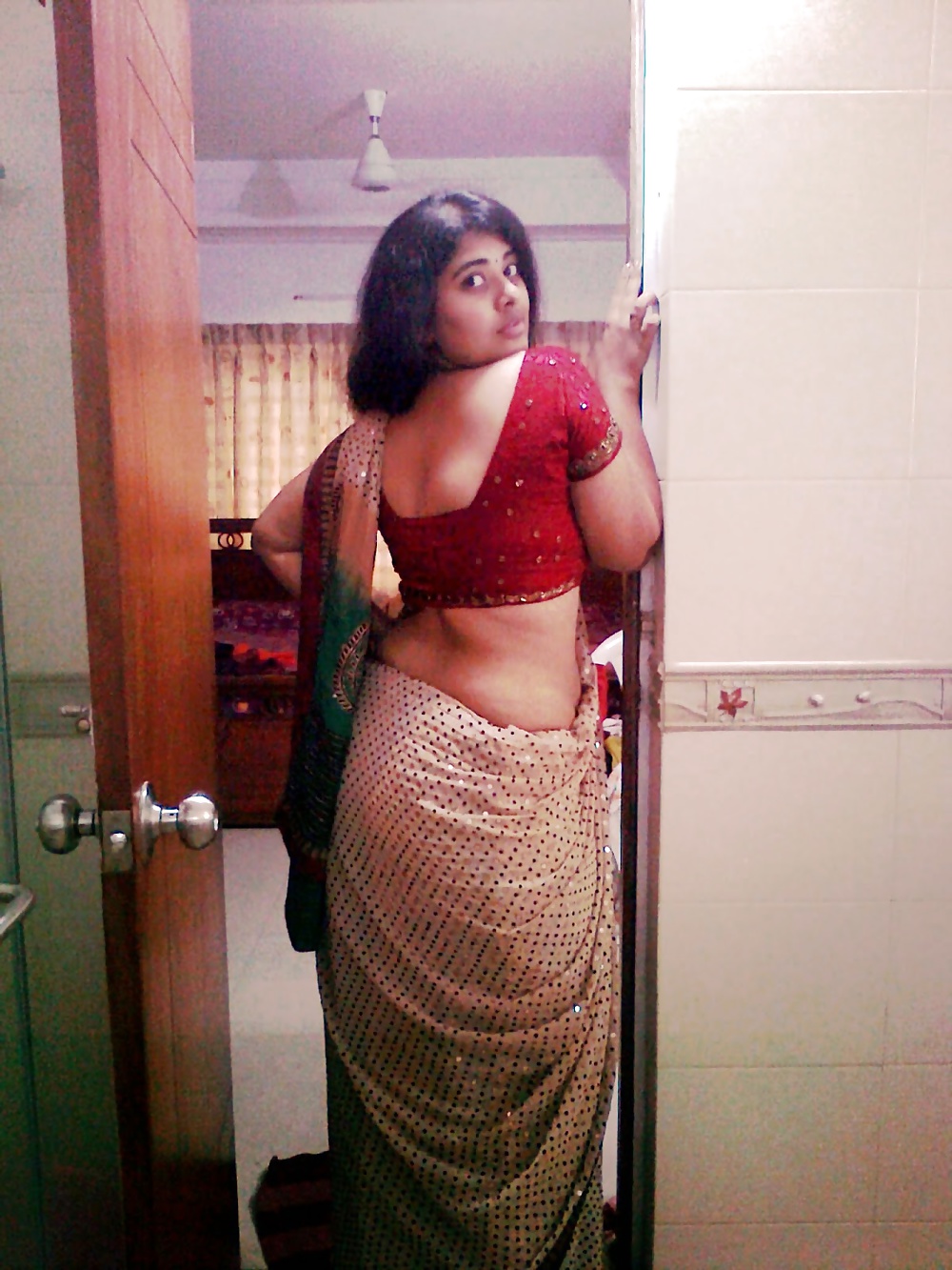 Indian mature tamil couple enjoys sex on web cam
