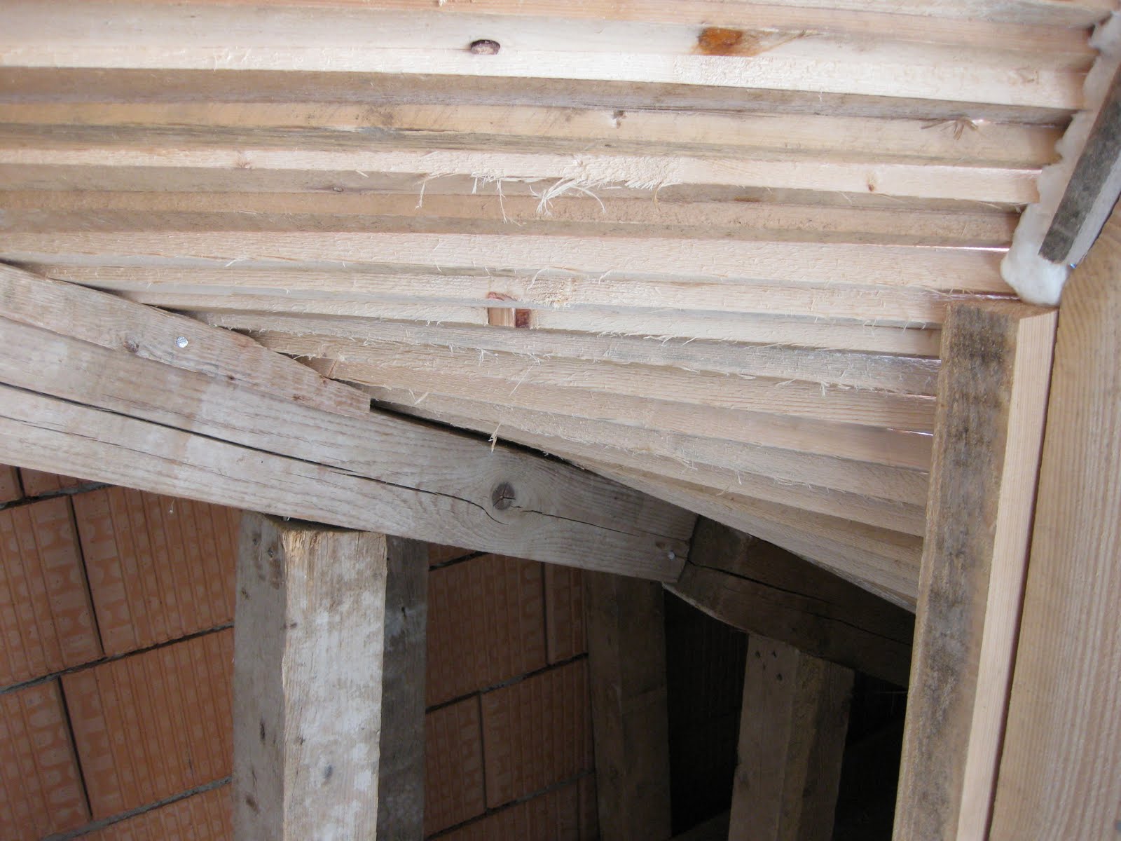 Armin & Sarah bauen ein Haus: Tag 11 Beginn Schalung Treppe