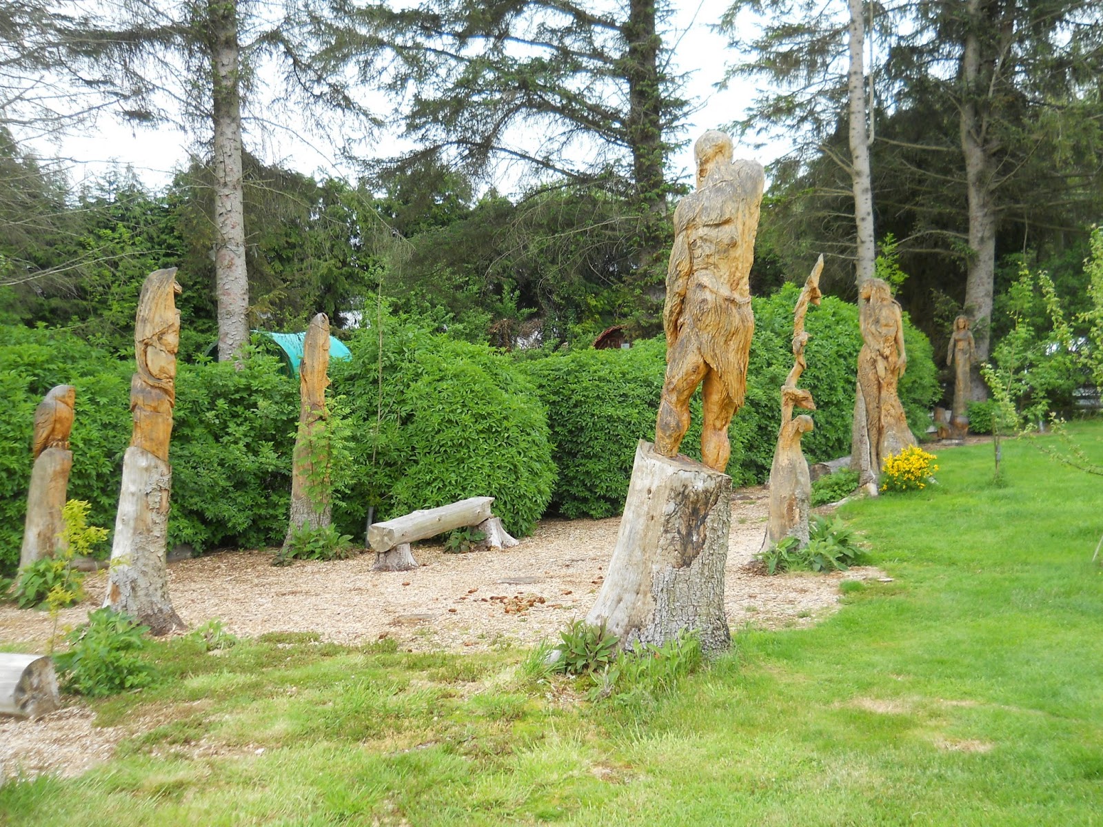 Large wooden outdoor sculptures at Lake Vyrnwy and Bala in Wales