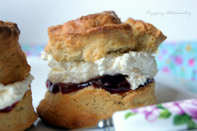 Aleksandra's Recipes: DEVONSHIRE SCONES
