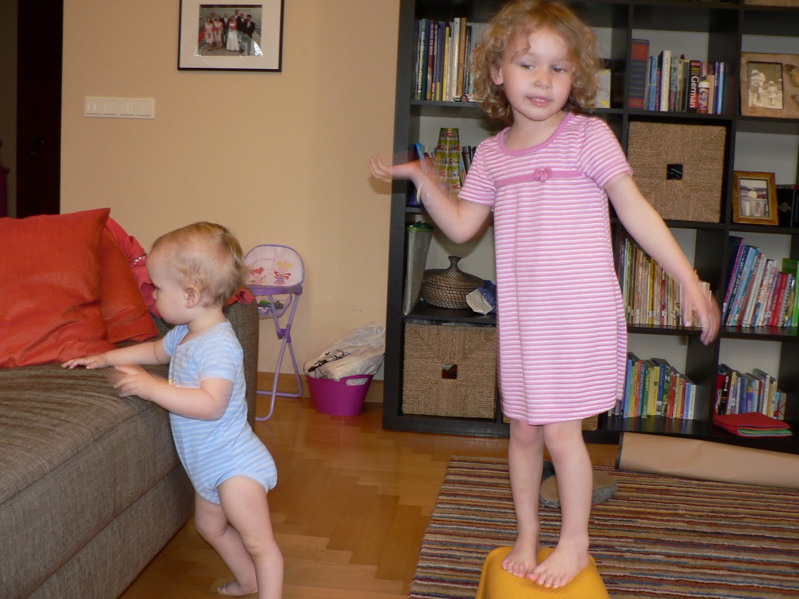 Mama Pea Pod {No Jumping On The Couch!}