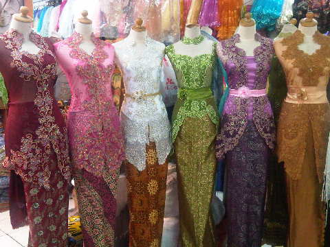 DESWA KEBAYA: Kebaya Model Bali