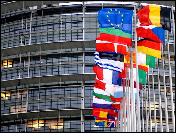 Aviso muy duro a Rajoy de la Comisión Europea Aviso muy duro a Rajoy de la Comisión Europea