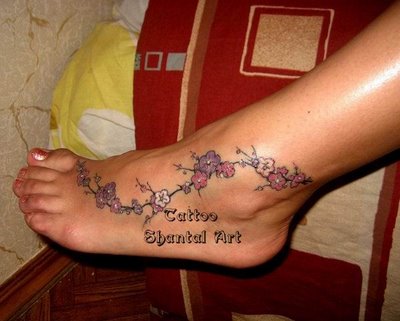 A girl's foot tattoo can be a