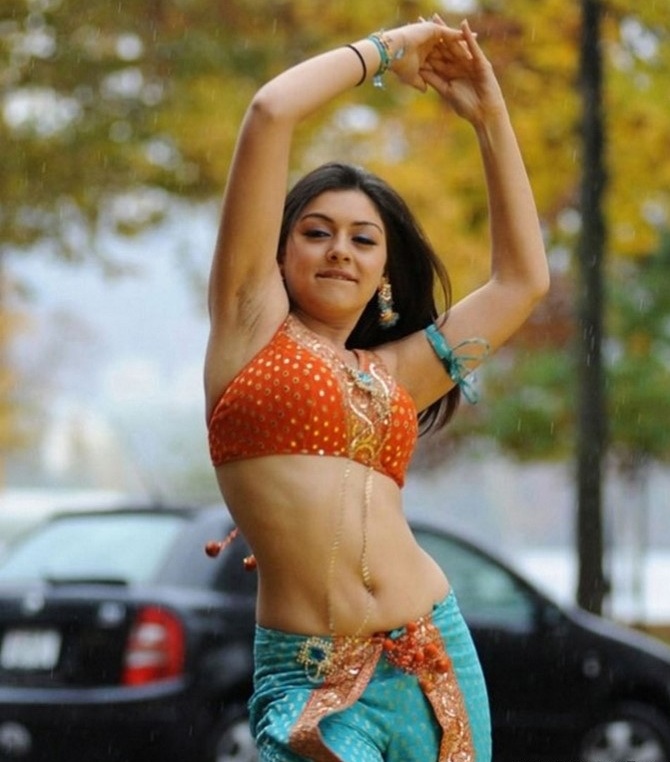 Praniti+chopra+hot