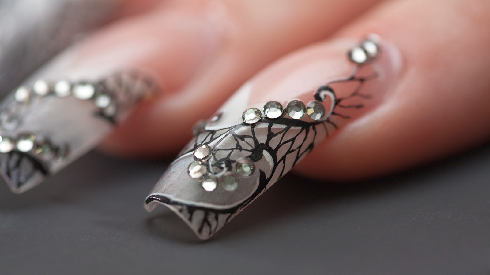 nail art designs for the perfect appearance of a woman