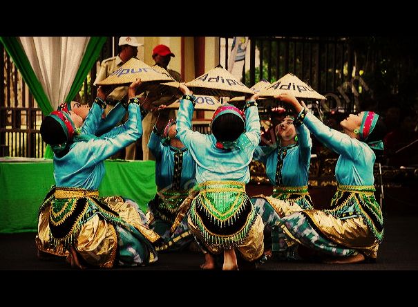 Tari Caping Ngancak Tarian Tradisional Dari Lamongan Jawa Timur Negeriku Indonesia