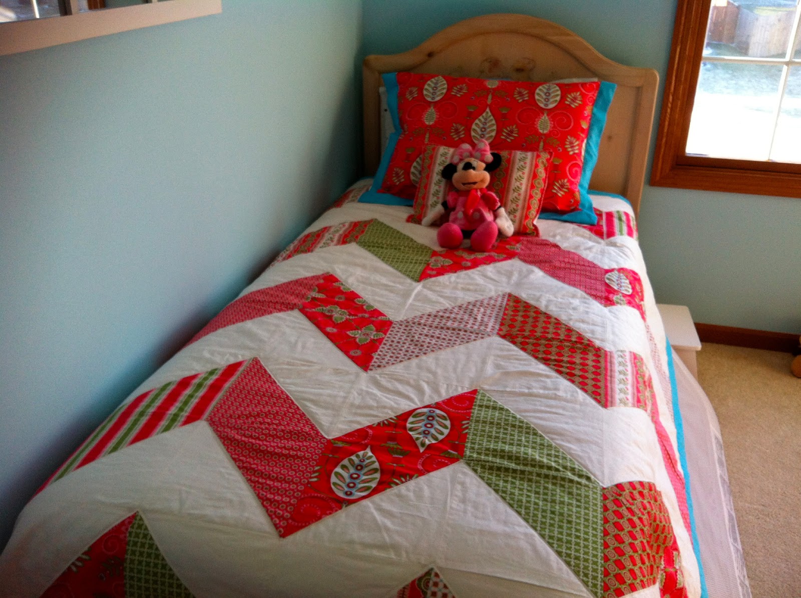 If I Can Do It, So Could You The Perfect Quilt... and Mitered Blanket