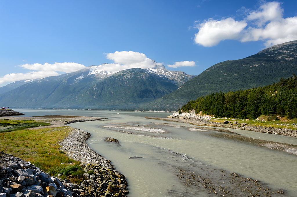 Bubba's Garage Photos of Skagway, Alaska aboard the Norwegian Pearl