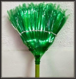Recreate everything, examples of different uses of plastic bottles in creative uses.. DIY BROOMSTICK