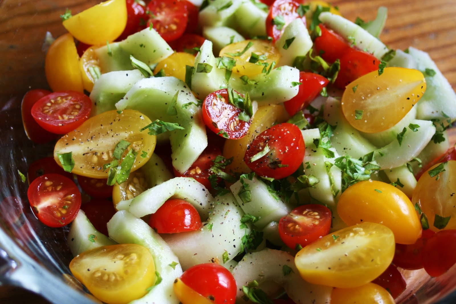 I Thee Cook Tomato Basil Cucumber Salad