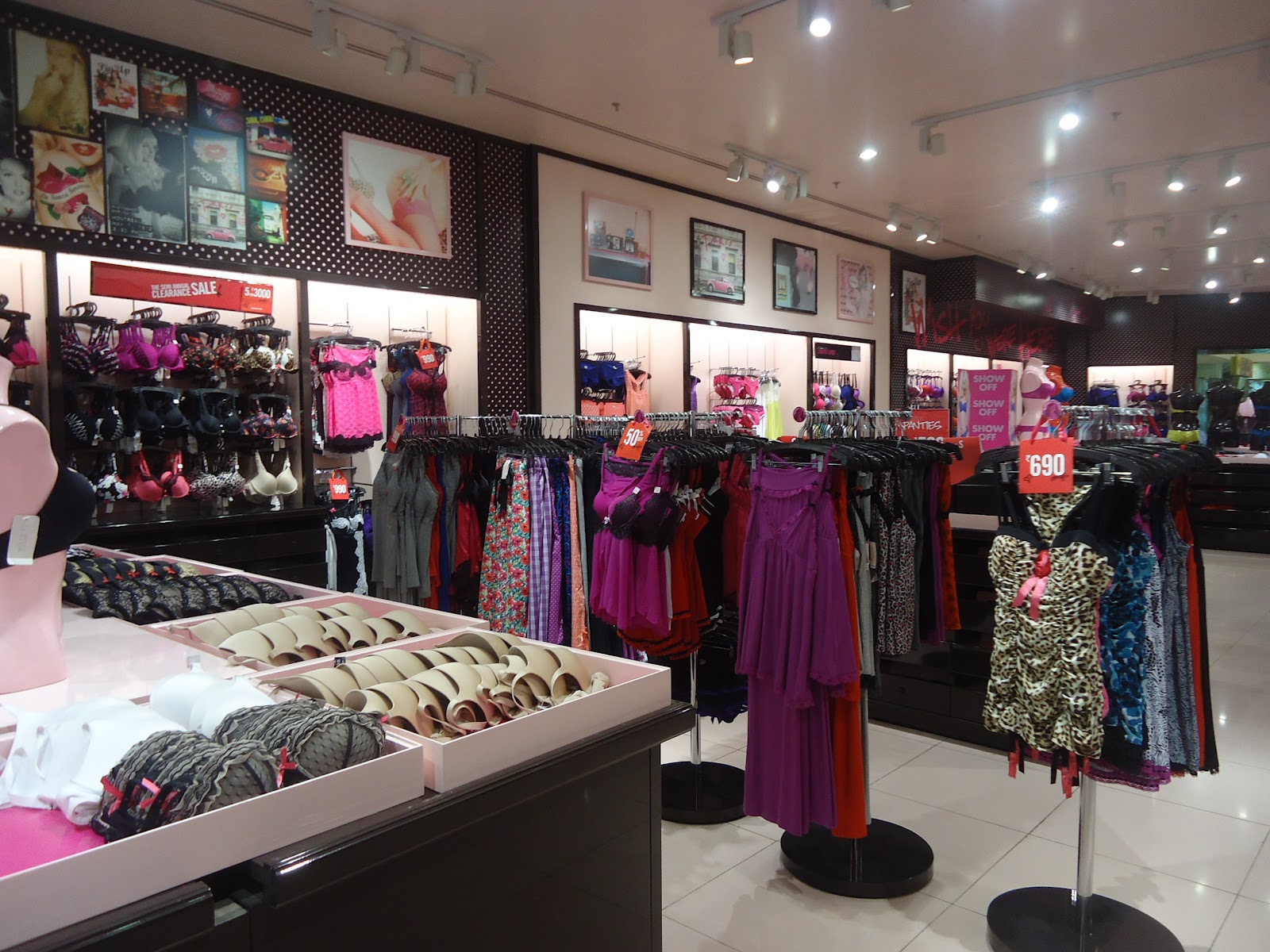 La Senza Store Review - New Love- Makeup