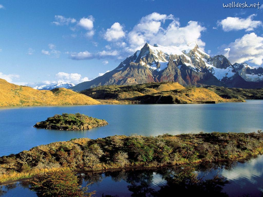 http://4.bp.blogspot.com/-Fs7eBP-bwfE/UCaenj5z1qI/AAAAAAAAEqQ/mmrXSdAvx_U/s1600/Pehoe-Lake,-Torres-Del-Paine,-Chile.jpg