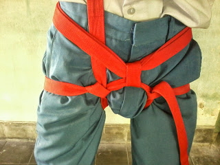 MEMBUAT HARNESS DARI WEBBING MEMBUAT HARNESS DARI WEBBING