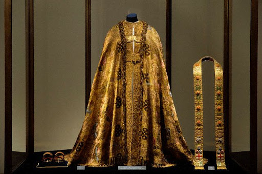 The Royal Order of Sartorial Splendor: Royal Splendor 101: Jewels for Queen  Elizabeth's Crowning