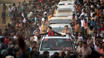 လူထု ေခါင္းေဆာင္ မွ လက္ပံေတာင္း “ေပါင္ခ်ိန္” သုိ႔ (Tu Maung Nyo)