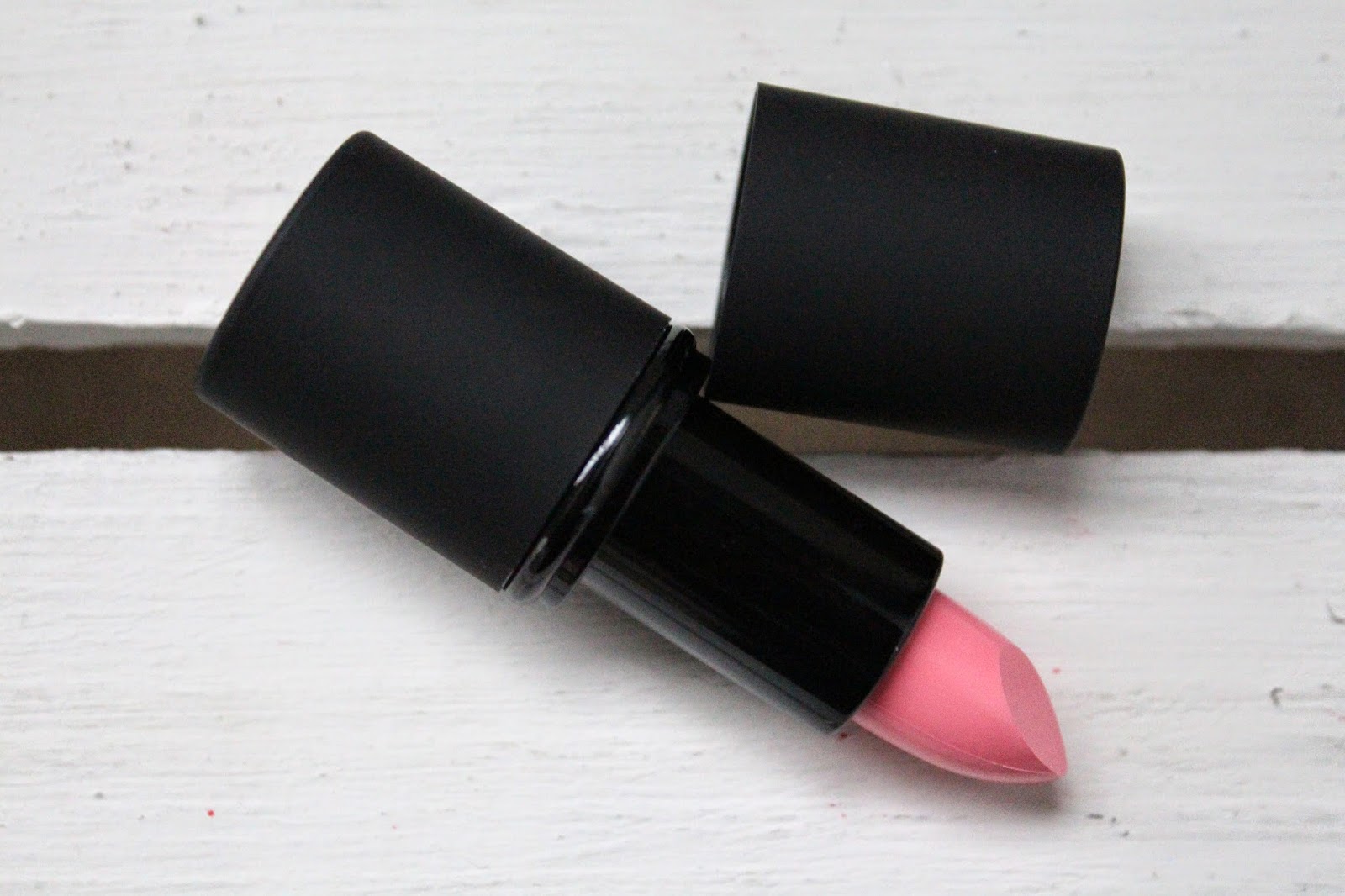 pale pink lipstick