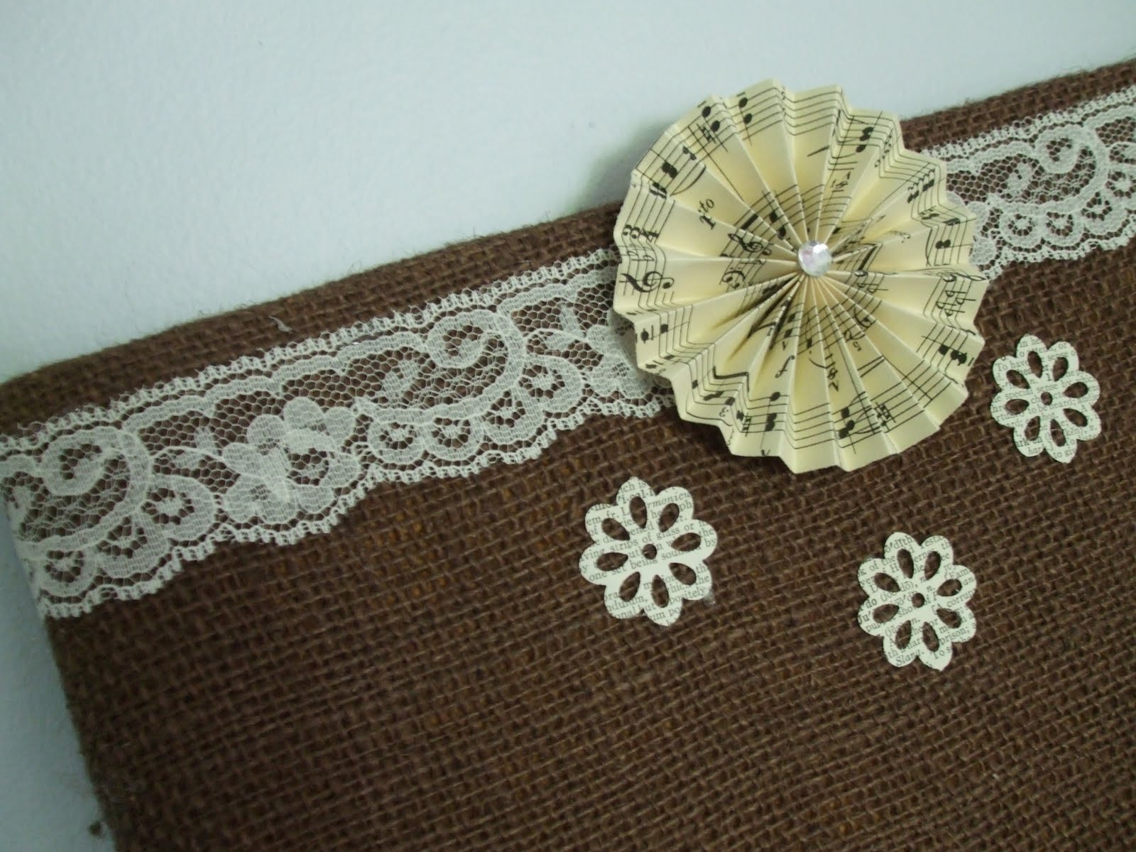 simply chic treasures How to make a burlap covered memo board