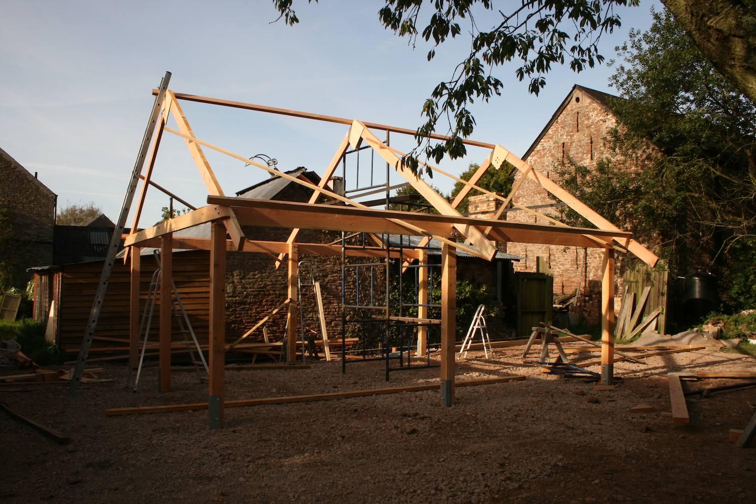 Patia Davis Pots Building the bottle kiln