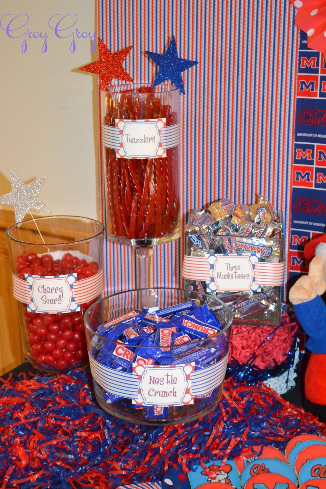 GreyGrey Designs: My Parties Ole Miss Themed Dessert Table