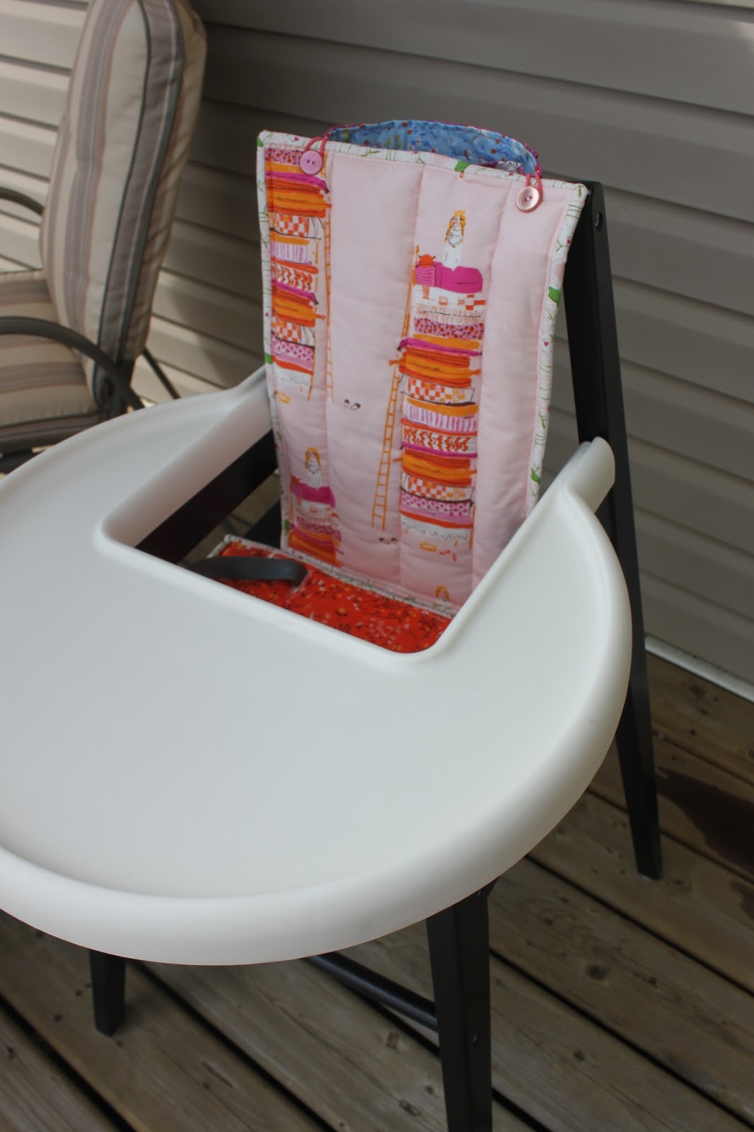 Daydreams of Quilts Reversible High Chair Cover with storage pocket Tutorial for IKEA BLAMES
