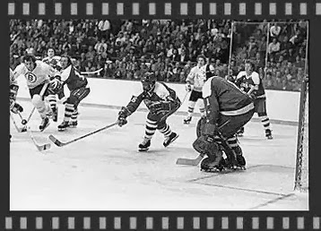 11/7/74:  Mike Marson reaches for  puck 