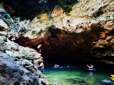 lompat goa pindul di gunungkidul