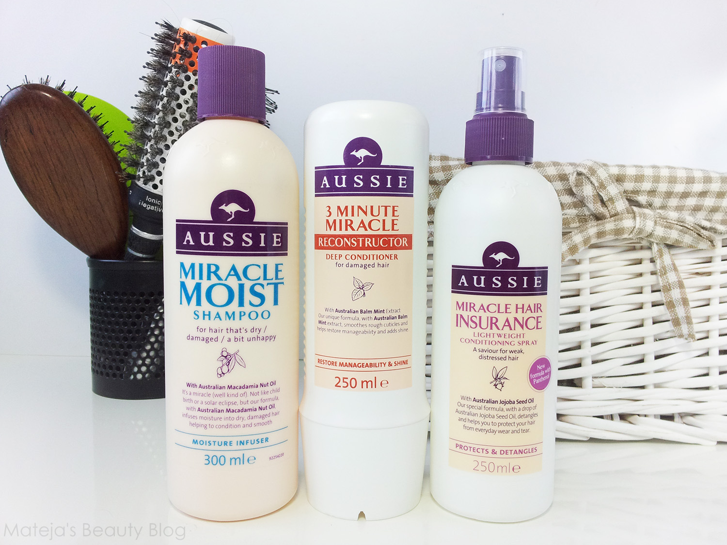 Aussie Miracle Hair Insurance Lightweight Conditioning Spray Mateja S Beauty Blog
