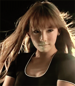 Taeyeon+SNSD+Girls%2527+Generation+Zooming+in+Goddess+GIF+%25283%2529.gif