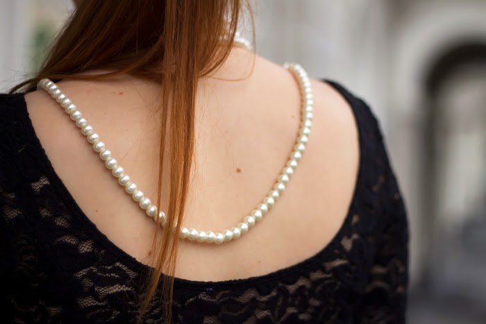 Pearl back necklace red hair fashion blogger