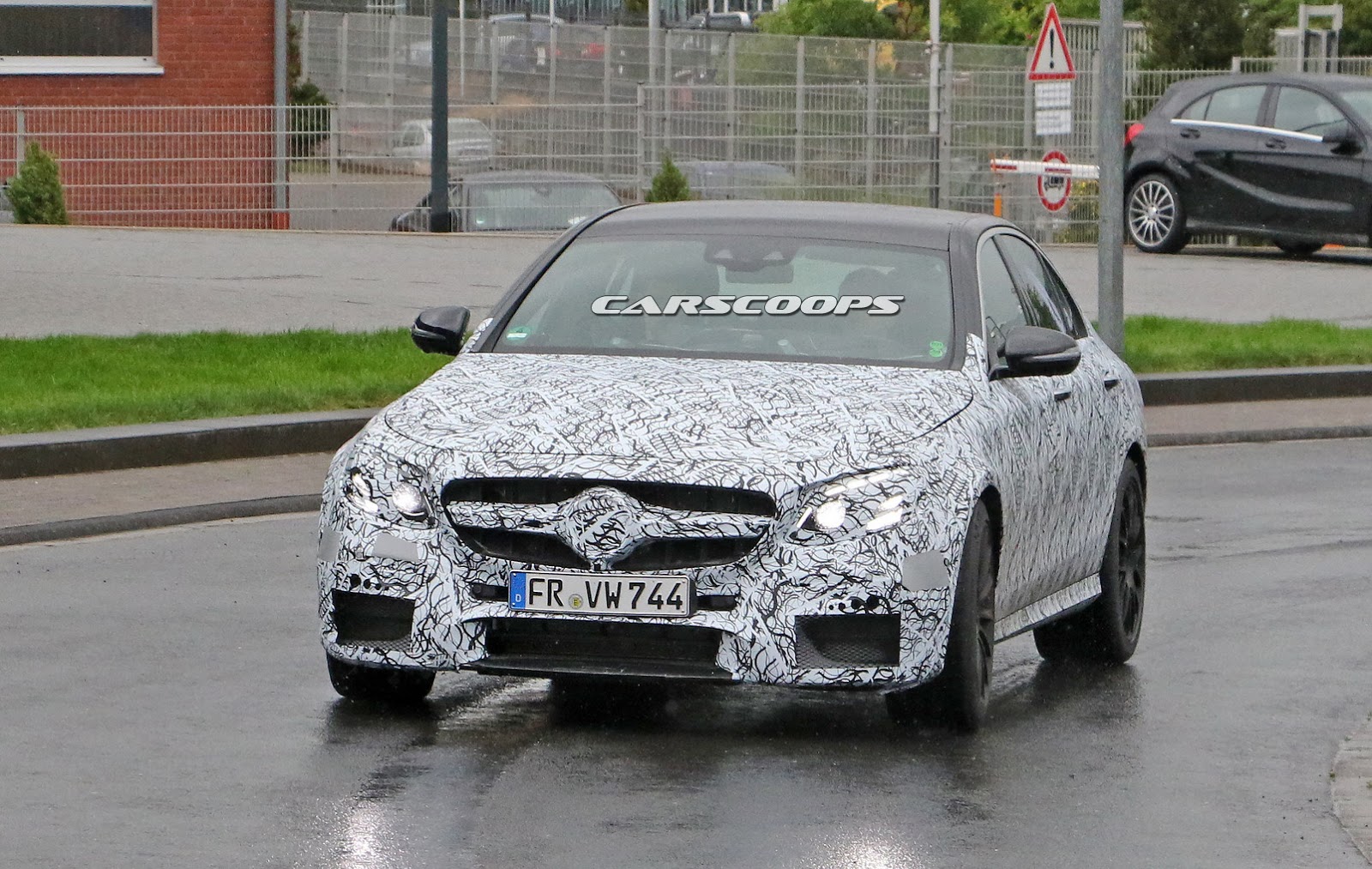 New-Mercedes-E63AMG-1.jpg