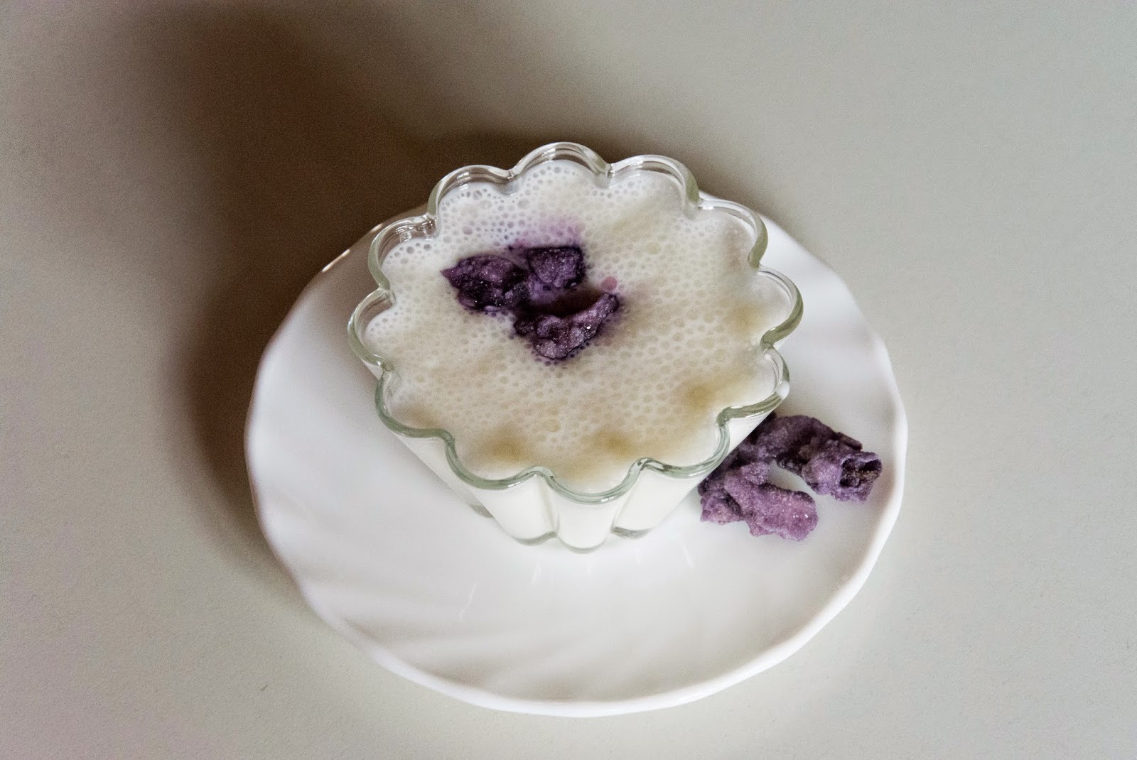 Crema de almíbar de violetas crema de almibar de violetas